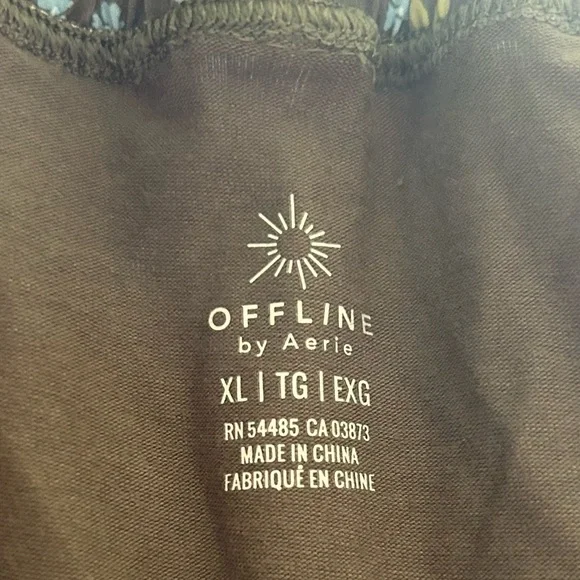 Offline by Aerie Green Floral Athletic Shorts Pockets Built in Liner Sz XL NWT - Picture 4 of 5